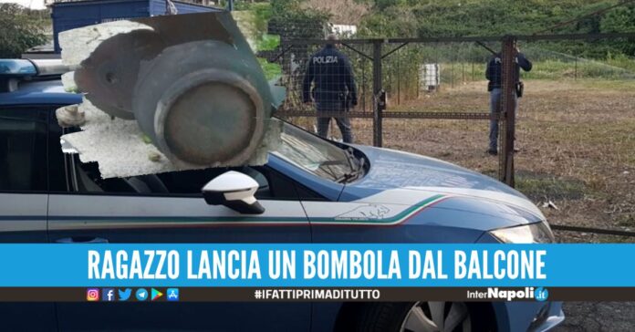 Panico ad Acerra, bombola di gas esplode in strada: poliziotti feriti