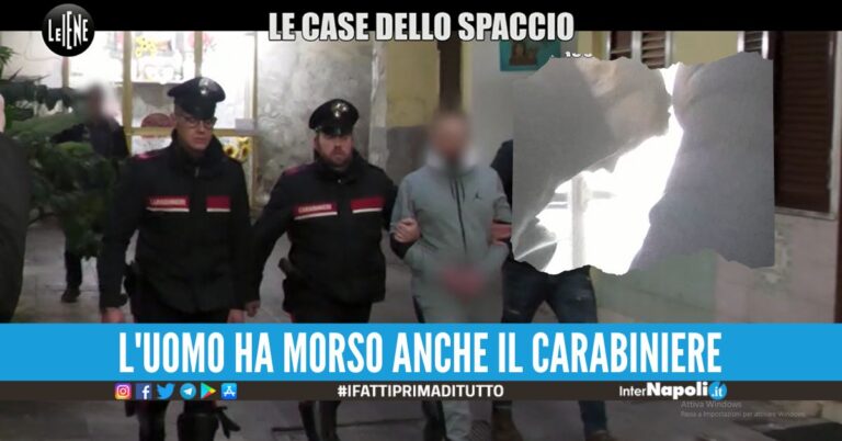 Tenta di ingoiare la cocaina a Napoli, arresto filmato da Le Iene