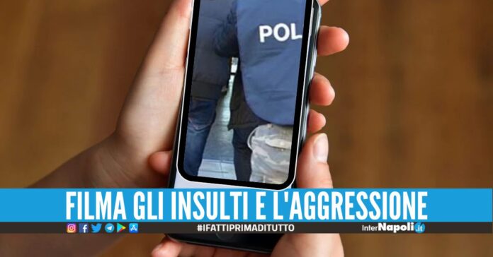 Fa una diretta social dal commissariato, musica neomelodico e insulti alla polizia