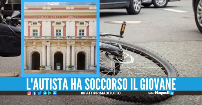 Ciclista investito da un'auto ad Acerra, è in grave condizioni