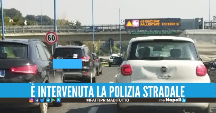 Scontro tra 3 auto in Tangenziale, traffico bloccato dopo l'incidente