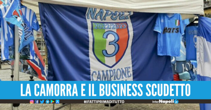 Le mani della camorra sul business Scudetto guerra tra clan per bandiere, sciarpe e gadgets falsi del Napoli