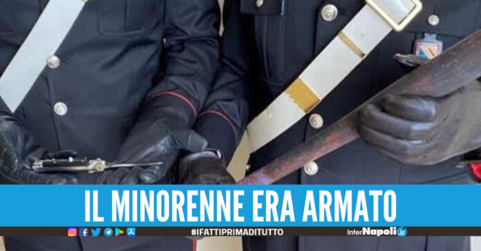 Ragazzino di 16 anni alla guida di un'auto, preso dopo un inseguimento nel Napoletano