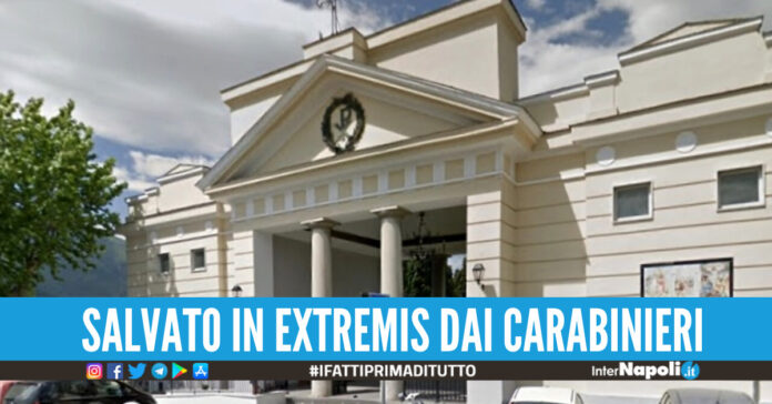 tenta il suicidio cimitero salernitano