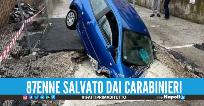 auto voragine napoli maltempo