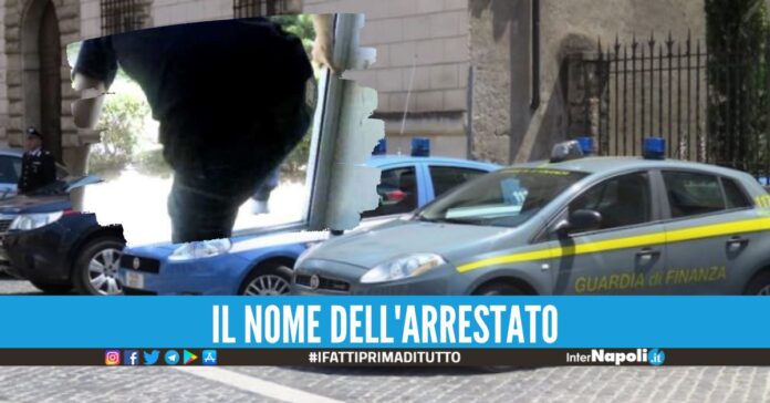 Si lancia dalla finestra alla vista delle sirene, preso latitante della camorra