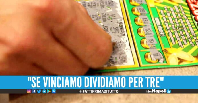 Vince 2 milioni al Gratta e Vinci e si 'dimentica' degli amici: scatta la denuncia