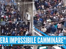 Napoli capitale del turismo in Italia, folla oceanica al murale di Maradona ma scatta l'allerta C'è poca sicurezza