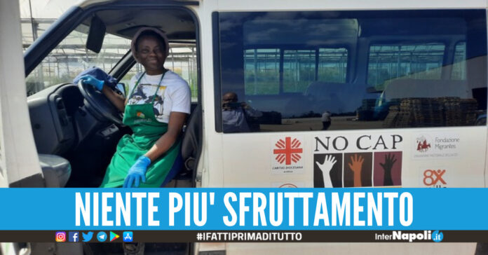 Tina è la prima donna nigerina a guidare un furgone caporalato.