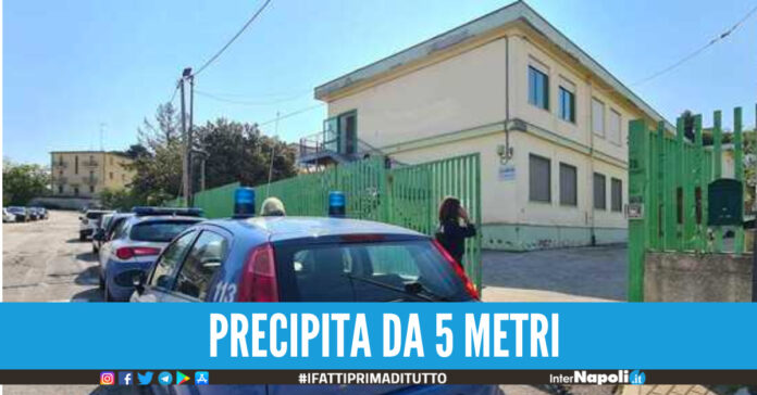 Precipita da 5 metri