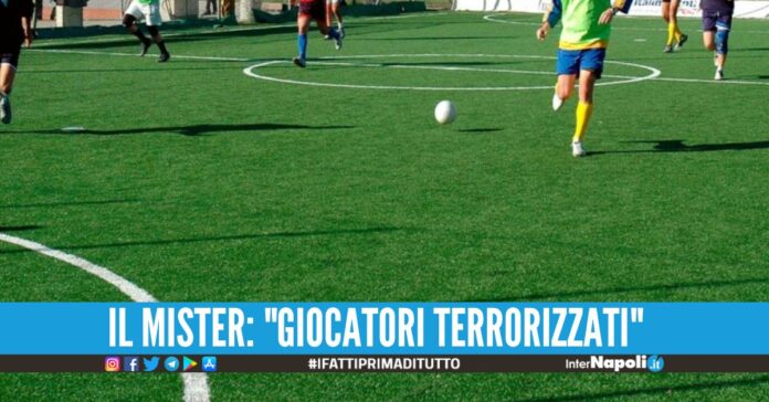 Bomba esplode nello spogliatoio, feriti 3 giocatori di calcetto
