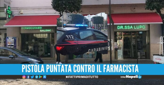 Rapinano una farmacia a San Giorgio a Cremano, banditi via con l'incasso