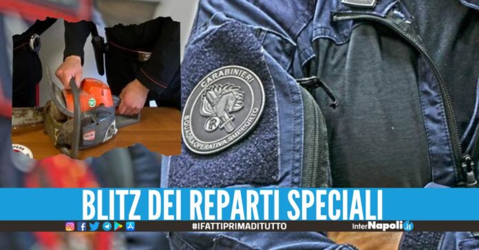 Caos a Marcianise, usa la sega elettrica per sfuggire all'arresto