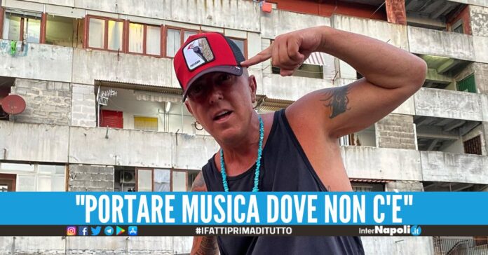 Visita e mini concerto di Franco Ricciardi nel carcere di Poggioreale