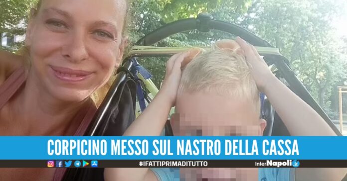 Uccide il figlio di 2 anni nel supermercato, il pm chiede 30 anni di carcere
