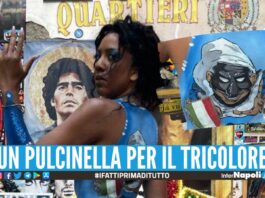 Body painting dedicato allo Scudetto, la modella Gleidy sfila per le strade di Napoli
