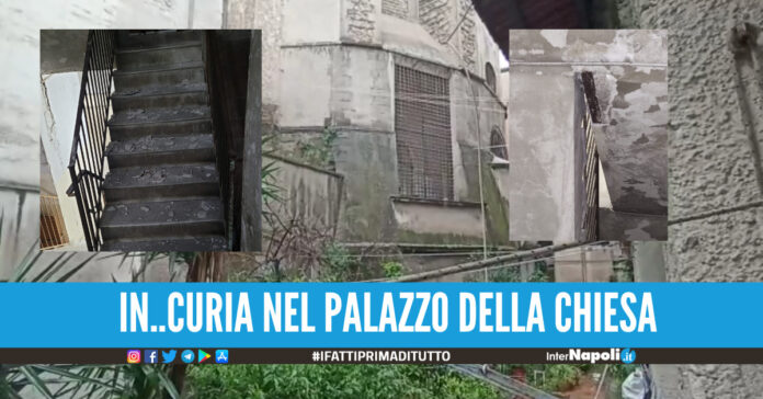 Muffa, allagamenti e degrado l'odissea degli abitanti di Vico Sedil Capuano di proprietà della Curia di Napoli
