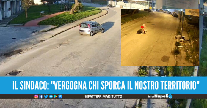 https://internapoli.it/minaccia-di-lanciarsi-dal-ponte-40enne-napoletano-salvato-dai-carabinieri/ Raggiunto l'uomo, uno dei carabinieri ha iniziato a dialogare con lui. L'altro militare ha potuto così avvicinarlo riuscendo ad afferrarlo e a portarlo in salvo