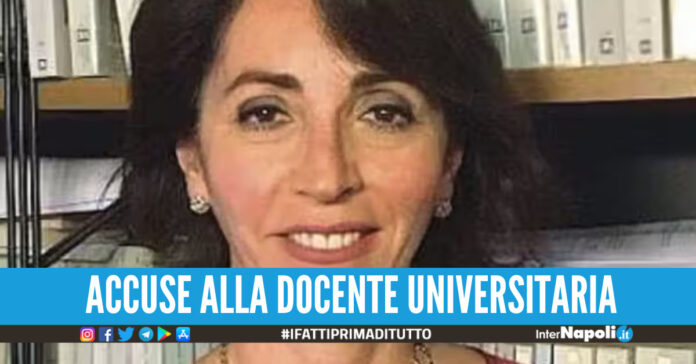 Professoressa universitaria insultava gli studenti.