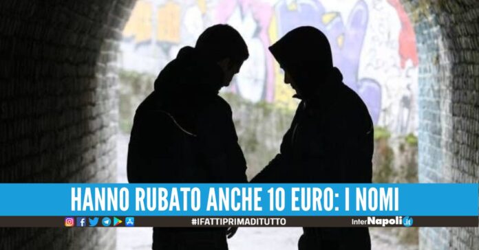 Rapine a volto scoperto a Pozzuoli, arrestati due ventenni armati