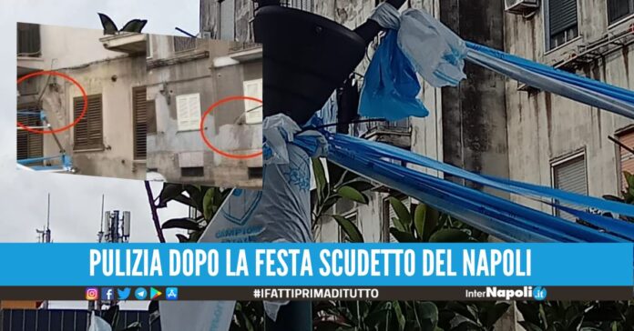 Parte la rimozione degli striscioni, il Comune decide il calendario