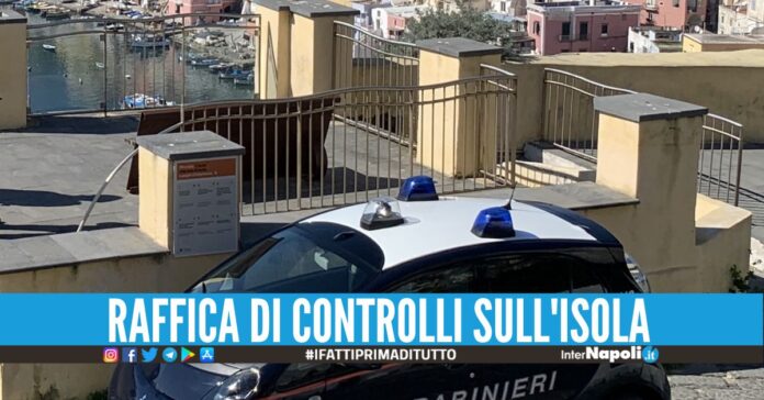 Affitti abusivi di casa vacanze e B&B, 2 denunciati a Procida