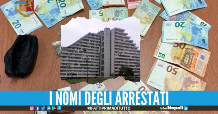 Spaccio sotto i porticati del lotto Sc, presi 2 pusher a Scampia