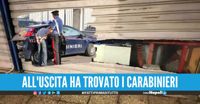 Sant’Antimo, Varcaturo e Giugliano centro setacciate dai carabinieri ladro sorpreso all'uscita dal negozio dopo il furto