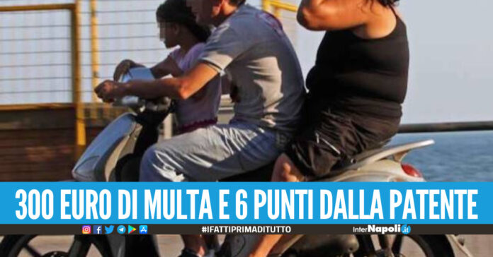 Al mare in 3 sullo scooter senza casco e patente, fermati sulla Tangenziale di Napoli e multati