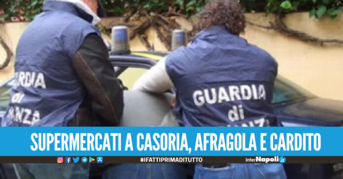 Blitz della Finanza di Giugliano, maxisequestro da 13 mln di euro al re dei supermercati