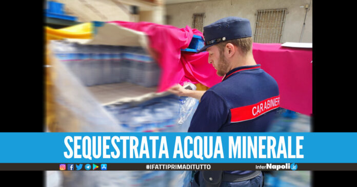 Blitz nel negozio tra Napoli e Caserta, sequestrate 341 confezioni di acqua minerale