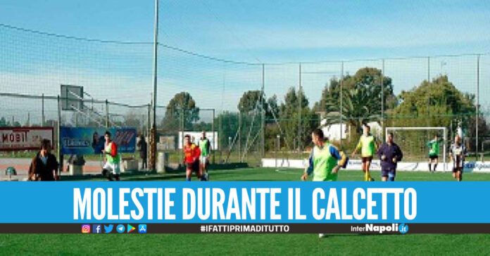 Chiama il marito e gli amici decine di volte durante la partita di calcetto condannata