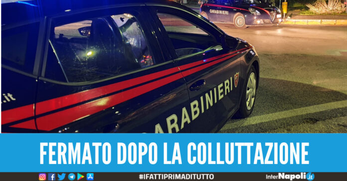 prende a morsi i carabinieri