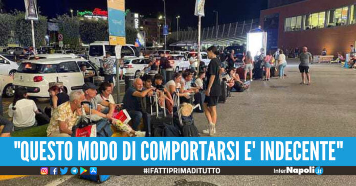 disagi viaggiatori aerei napoletani bloccati a capodichino
