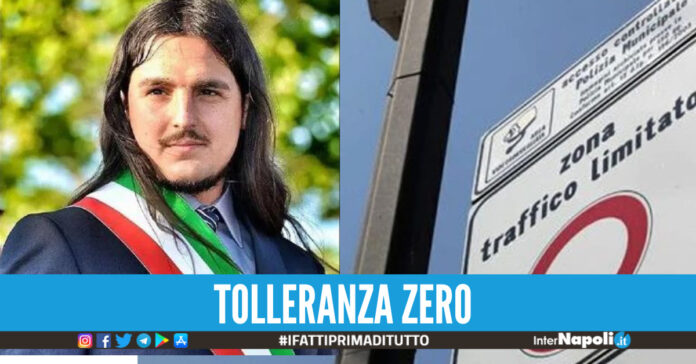 Bacoli: targhe coperte nella zone a traffico limitato, il sindaco è esausto: 