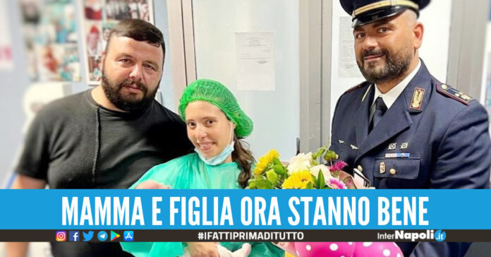 partorisce in bagno scampia