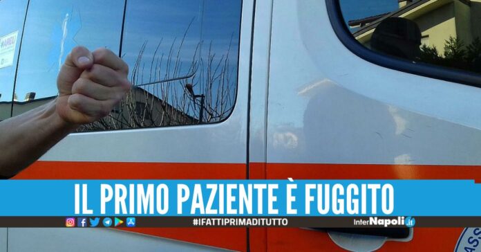 Ambulanza dirottata a Napoli, il parente schiaffeggia l'autista