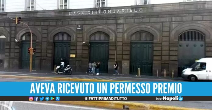 Torna in carcere dopo l'evasione da Poggioreale e picchia l'agente penitenziario