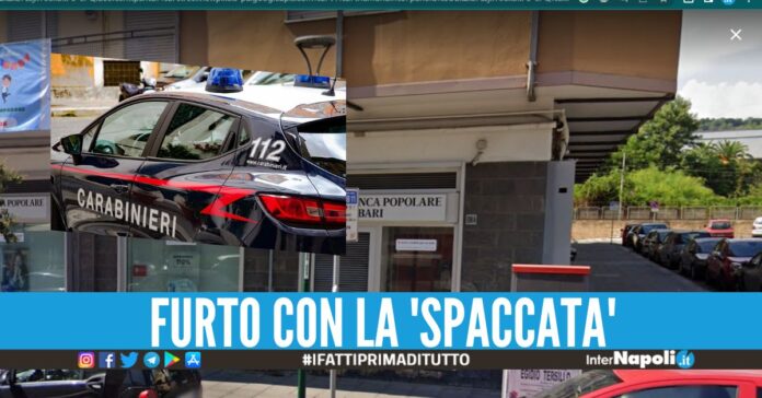 Sradicano la cassaforte della banca a Napoli, bottino da 20 euro