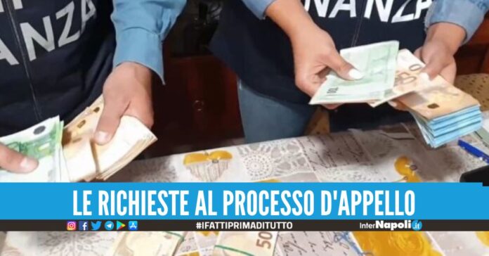 Racket ai commercianti per gli Amato-Pagano, in 24 chiedono il patteggiamento