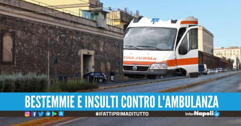 I medici del 118 insultati in strada a Napoli, stavano soccorrendo una persona