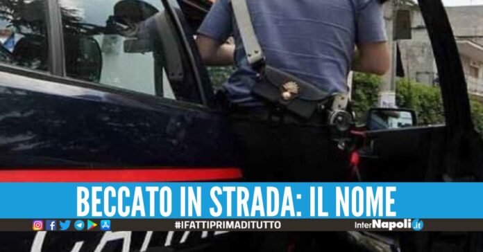 Carabiniere passa fuori al bar di Chiaiano e arresta un irreperibile