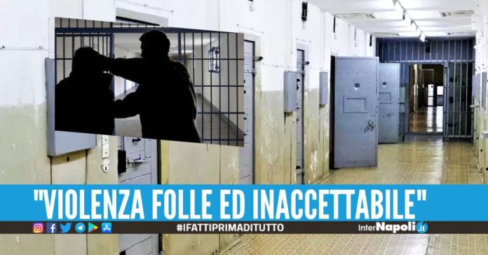 Volano calci e pugni nel carcere di Aversa, agenti picchiati dal detenuto