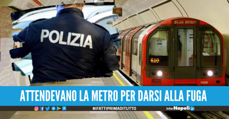Napoli, rapinano una donna in metropolitana poi aspettano il treno: arrestati sulla banchina