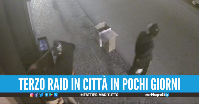 Frattamaggiore furto pizzeria