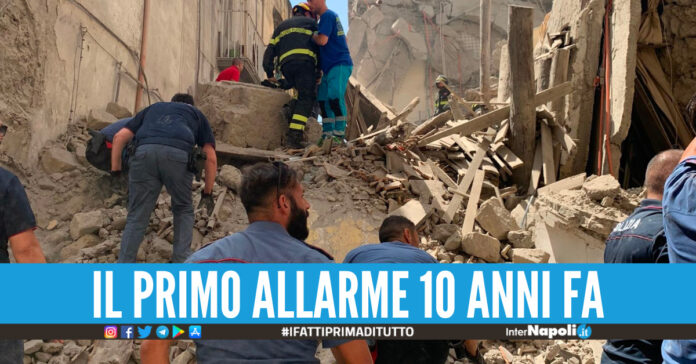 Crollo palazzina Torre del Greco