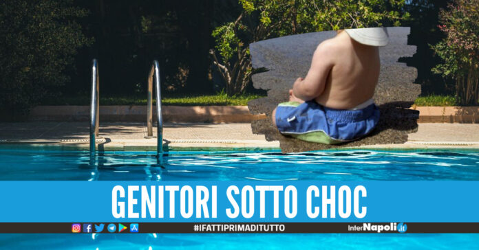 Piscina bambino foto di repertorio