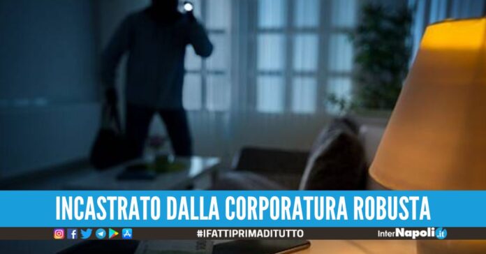 Furti notturni tra Napoli e Pozzuoli, catturato topo d'appartamento