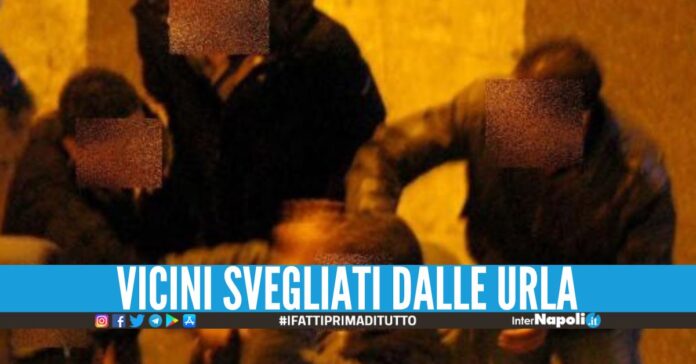 Rissa tra famiglie nel condominio, un ferito e 9 denunciati a Quarto...