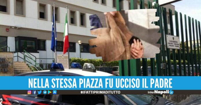 Picchia un passante in piazza, arrestato il figlio del boss di camorra